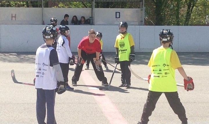 Tipsport hokejová prípravka pokračuje, výstroj dostáva stále viac škôl